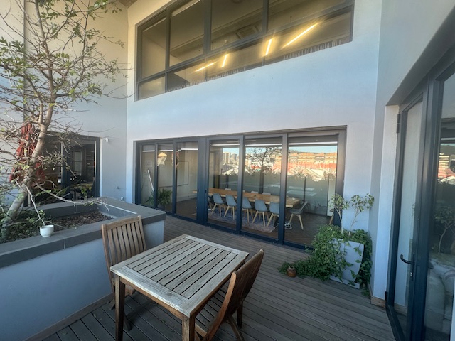 To Let commercial Property for Rent in Zonnebloem Western Cape